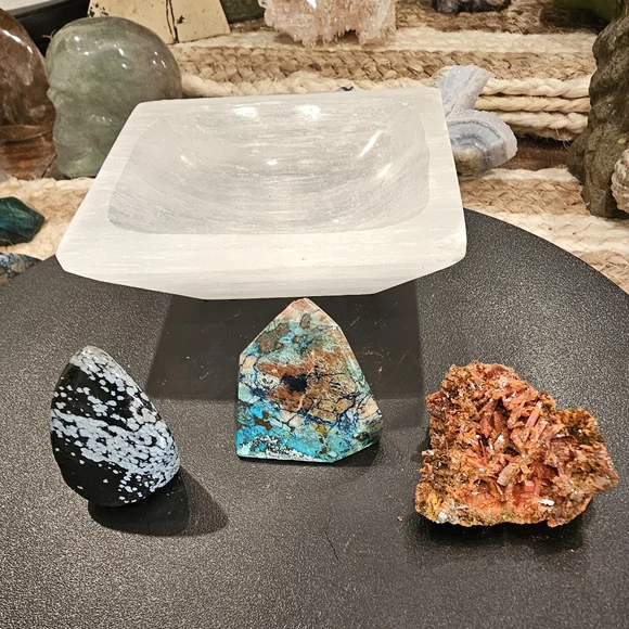 High Quality Crystal Specimen Bundle Vanadinite, Phoenix, Jasper/Selenite Dish